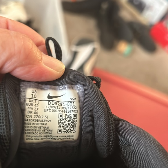 Like new Nike running sneakers! - Picture 5 of 5